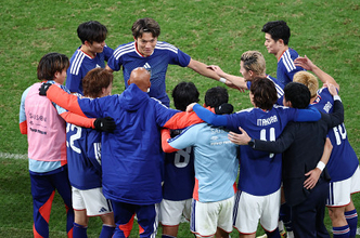 祝福される町野　サッカー