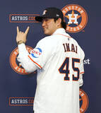 「ポーズを取る今井　大リーグ」の画像1