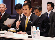 政府、アイヌ新法改正見送り