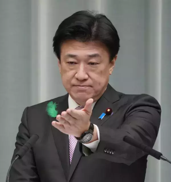 記者会見する木原官房長官