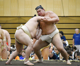 大の里、１２番