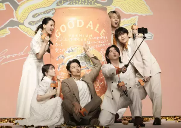 壇上で記念撮影