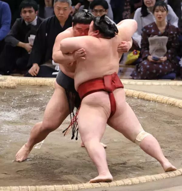 支度部屋＝大相撲九州場所