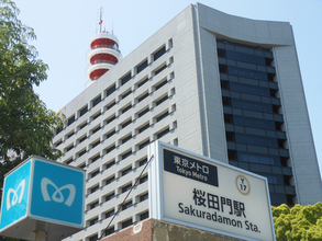 知人男性を監禁、重傷負わせたか＝女性巡りトラブル、男３人逮捕―警視庁