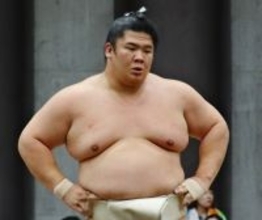 宇良、猛稽古２７番