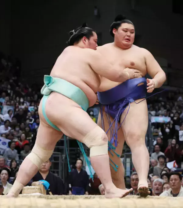琴桜、大の里破り給金＝大相撲九州場所