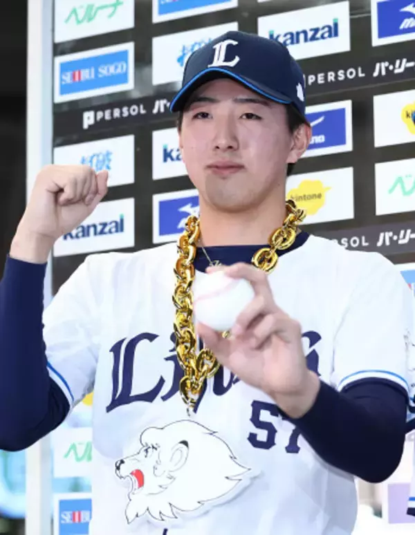プロ初勝利の黒田　プロ野球