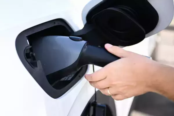 ＥＶ補助金、４０万円増額＝燃料電池車は１０５万円減―経産省