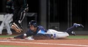 生還する桑原　プロ野球