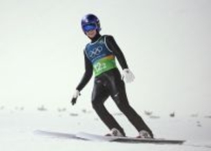 ２回目の飛躍を終えた小林陵　五輪