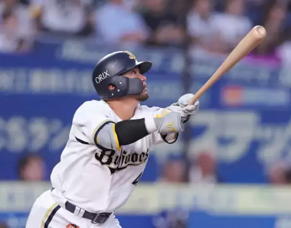 森友の同点２ラン　プロ野球