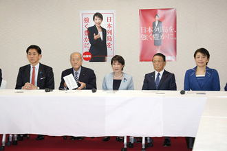 自民役員人事、首相一任