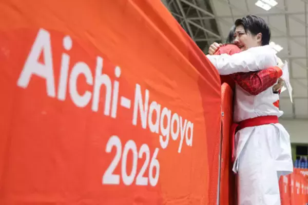 喜ぶ尾野　アジア大会