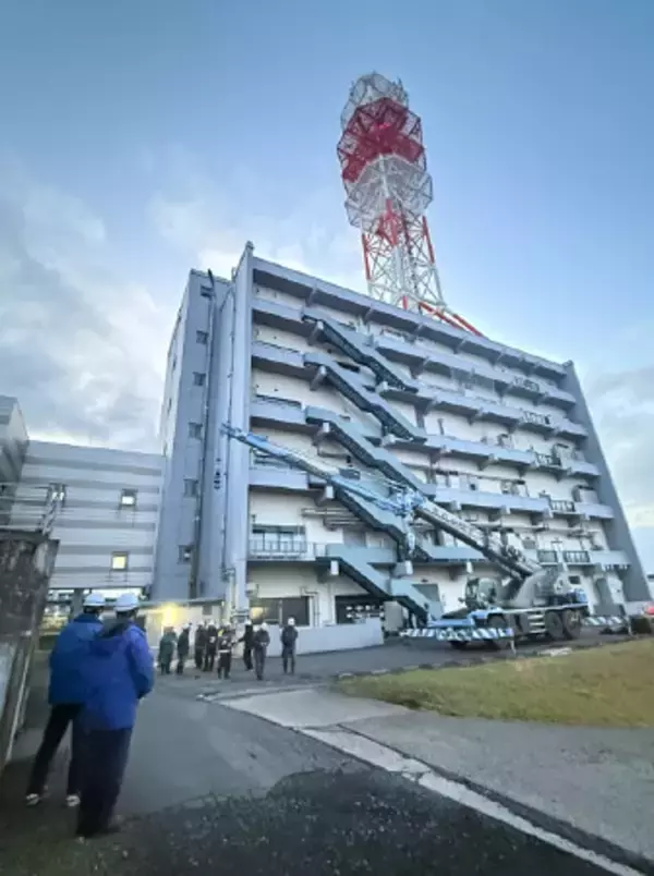 損傷の鉄塔、年内補修完了にめど