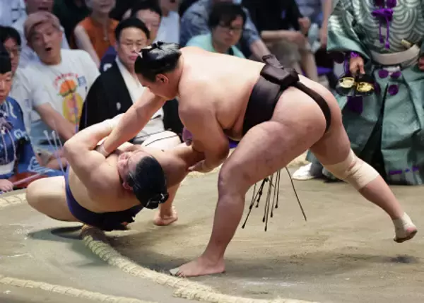 豊昇龍のすくい投げ