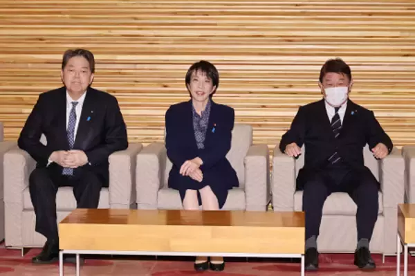 官邸に会議乱立、統廃合へ