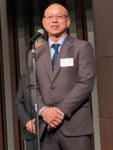 あいさつする町田さん