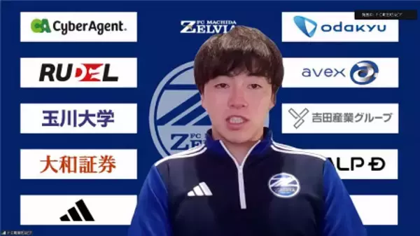 取材に応じる相馬　サッカー