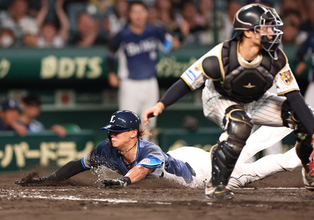 生還する西川　プロ野球