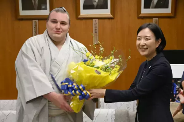 安青錦が江東区長を表敬