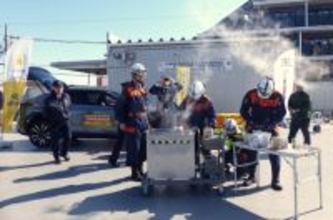 災害想定で給電車両訓練