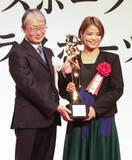 「阿部詩「ロスまで精進」＝日本スポーツ賞」の画像1