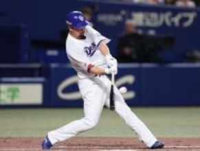 阿部、古巣復帰で一発＝プロ野球・中日