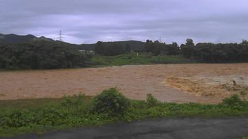 山形県に２回、大雨特別警報＝梅雨前線停滞、河川氾濫相次ぐ―秋田で１人不明