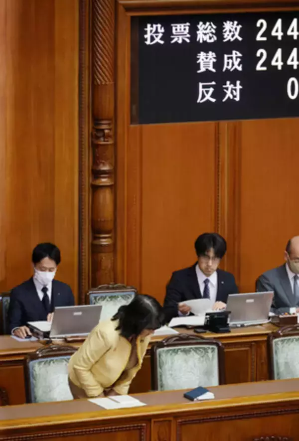 廃止決定も、見えぬ代替財源＝穴埋め策決まらず―ガソリン暫定税率