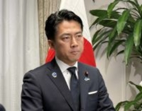 小泉防衛相、「厳正に対処」