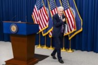 米ＦＲＢ、金利据え置き＝３会合連続、原油高警戒―パウエル氏「最後の会見」