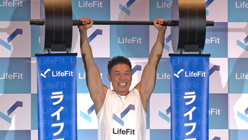 なかやまきんに君、「ツッコミ」を始める
