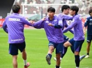 体を動かす中島　Ｊリーグ