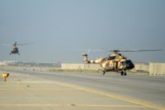 パキスタン、アフガン最大空軍基地攻撃