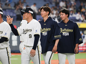 喜ぶ曽谷ら　プロ野球