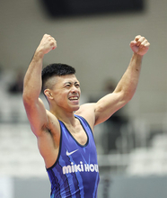 喜ぶ文田　全日本選抜レスリング
