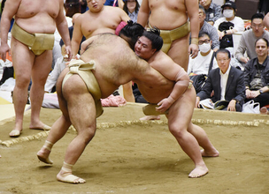 義ノ富士、準ご当所へ気合＝大相撲