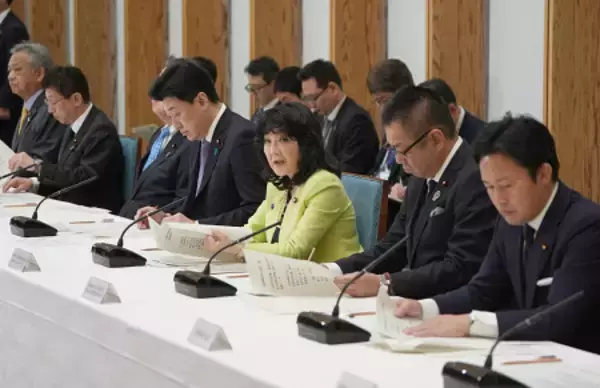 租特・補助金、各省に点検要請