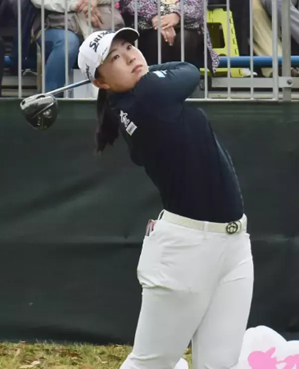 竹田のティーショット　女子ゴルフ