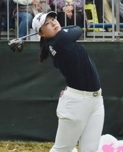 竹田のティーショット　女子ゴルフ