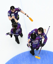 喜ぶ北海道銀行の選手