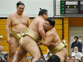 藤ノ川「体鈍っていた」　大相撲秋巡業