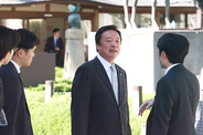 若宮首相補佐官が靖国参拝