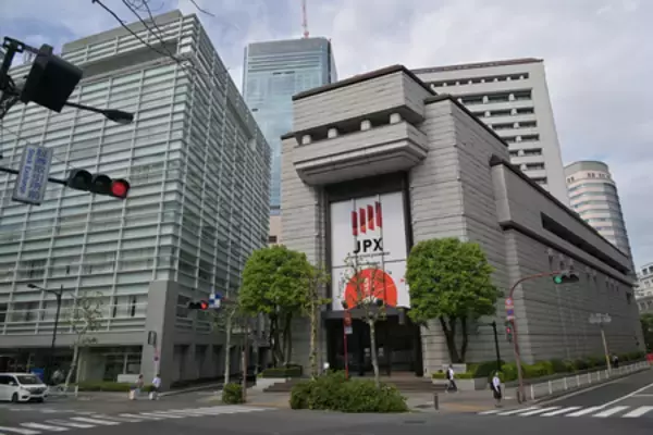 東京株反発、一時２０００円超高＝米半導体大手決算や円安好感―長期金利、一時１．８３５％に上昇