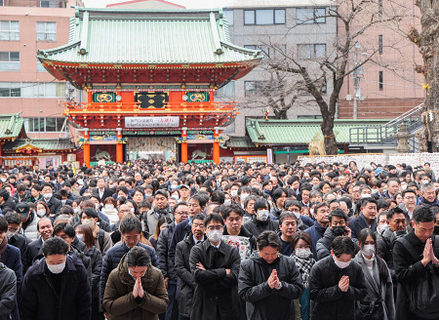 仕事始めに商売繁盛を願う