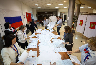 プーチン政権与党、第１党へ