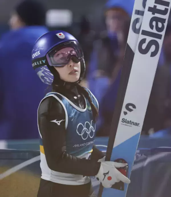 ２回目の飛躍を終えた高梨　五輪