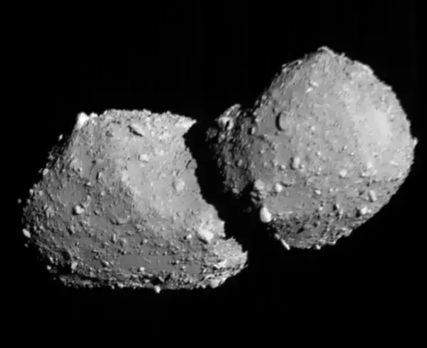 小惑星「トリフネ」撮影成功