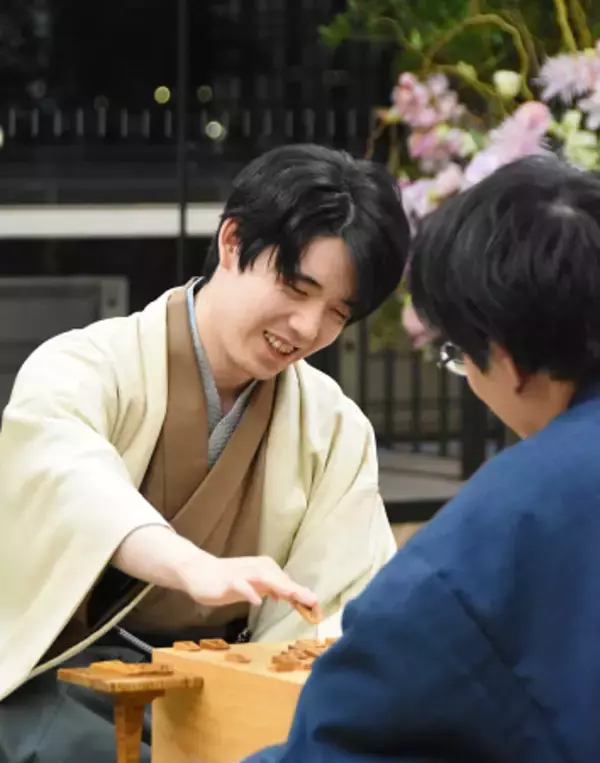 藤井六冠「永世竜王」に