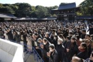 初詣に訪れた人たち